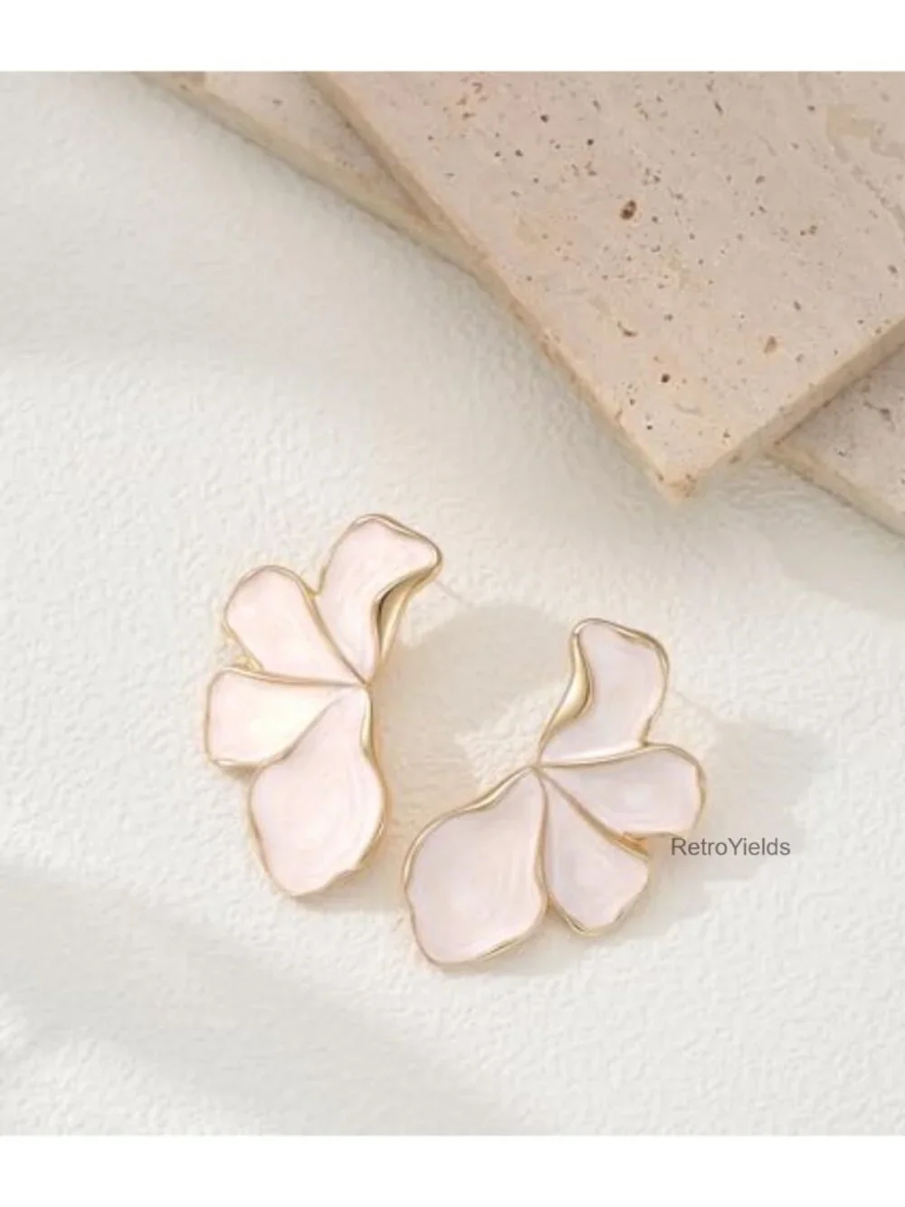 White Flower Dangle Earrings Chunky Gold Statement Vintage Drop Jewelry